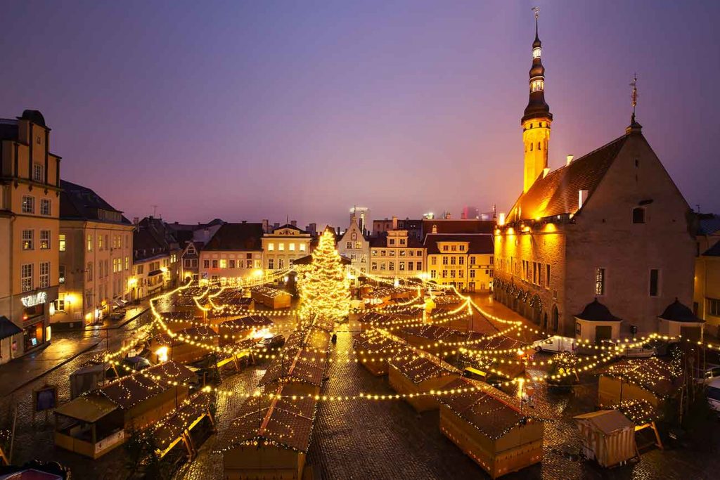 empty streets of Tallin with christmas decorations at night