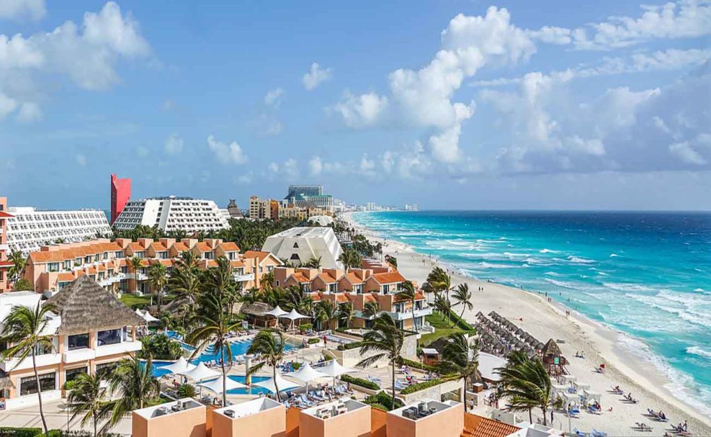 info about Cancun in Mexico